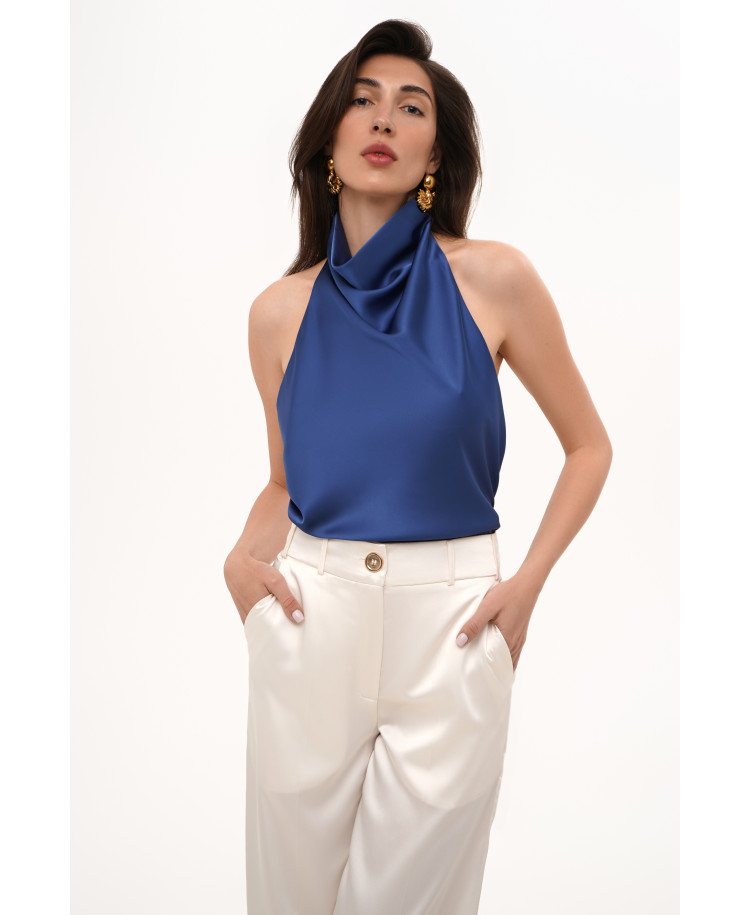 Top with an open back Top with an open back